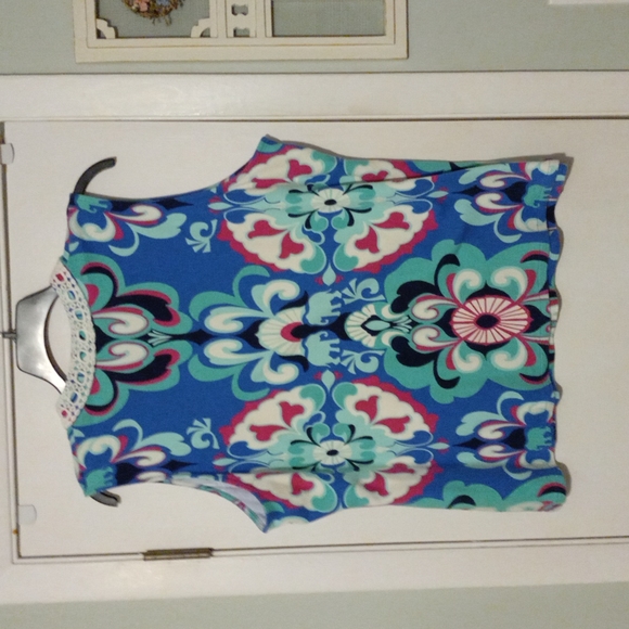 Sleeveless top - Picture 3 of 3